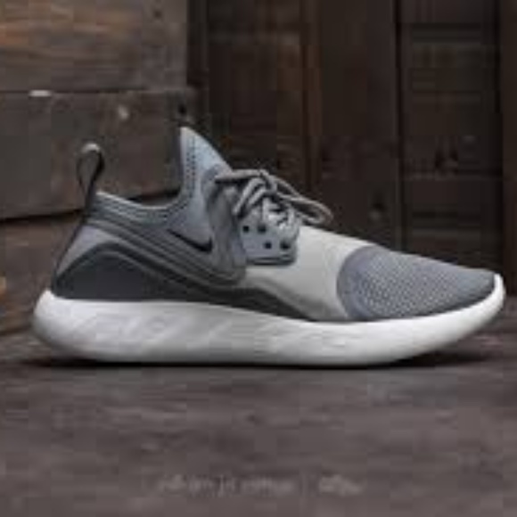 Nike Shoes - NEW NIB Nike LunarCharge Essential Shoe